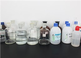 滇池人家化验室桌面